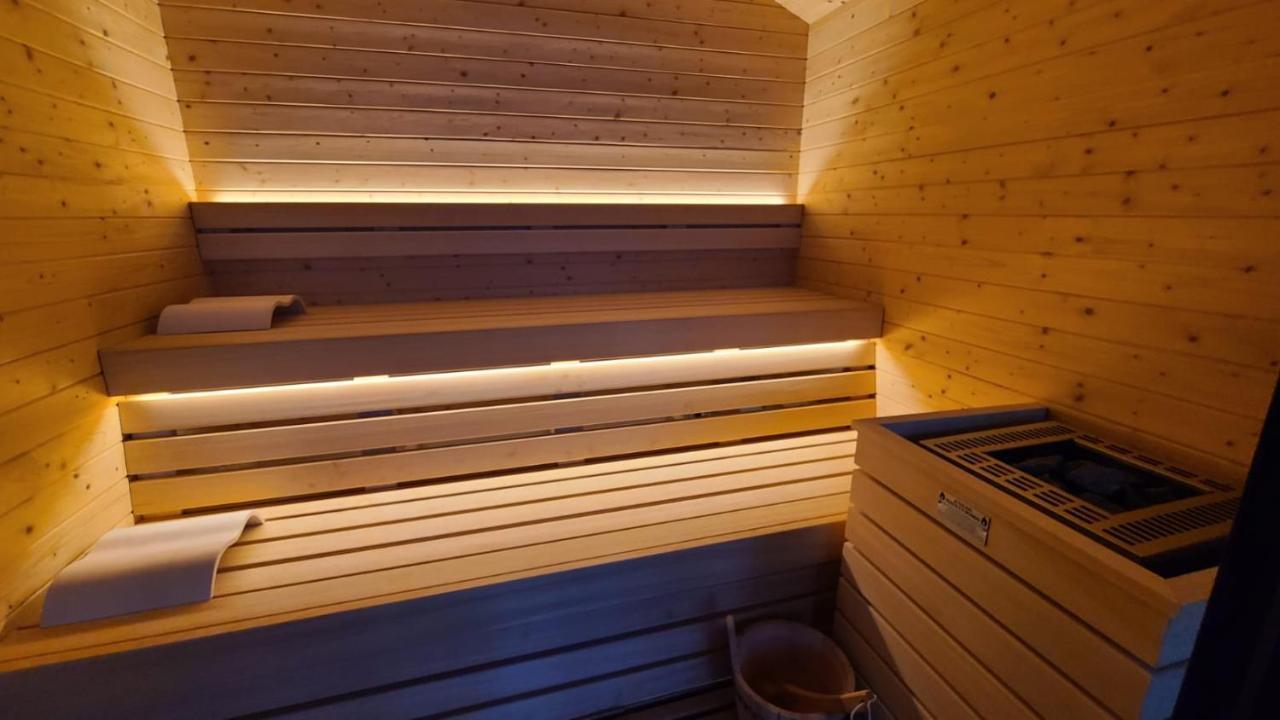 הוילה Diano dʼAlba Casa Castella - Adults Only - Langhe מראה חיצוני תמונה