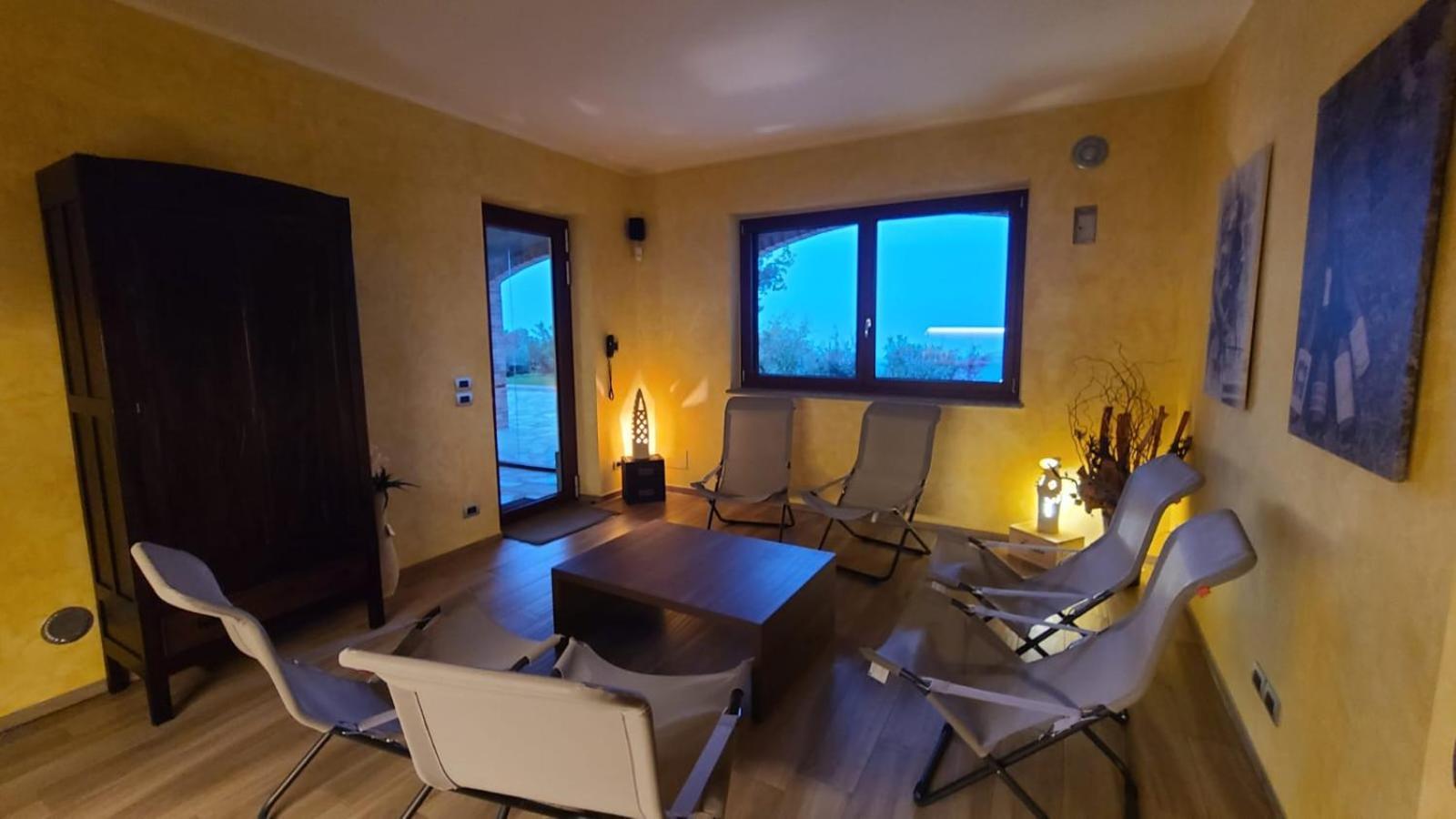 הוילה Diano dʼAlba Casa Castella - Adults Only - Langhe מראה חיצוני תמונה