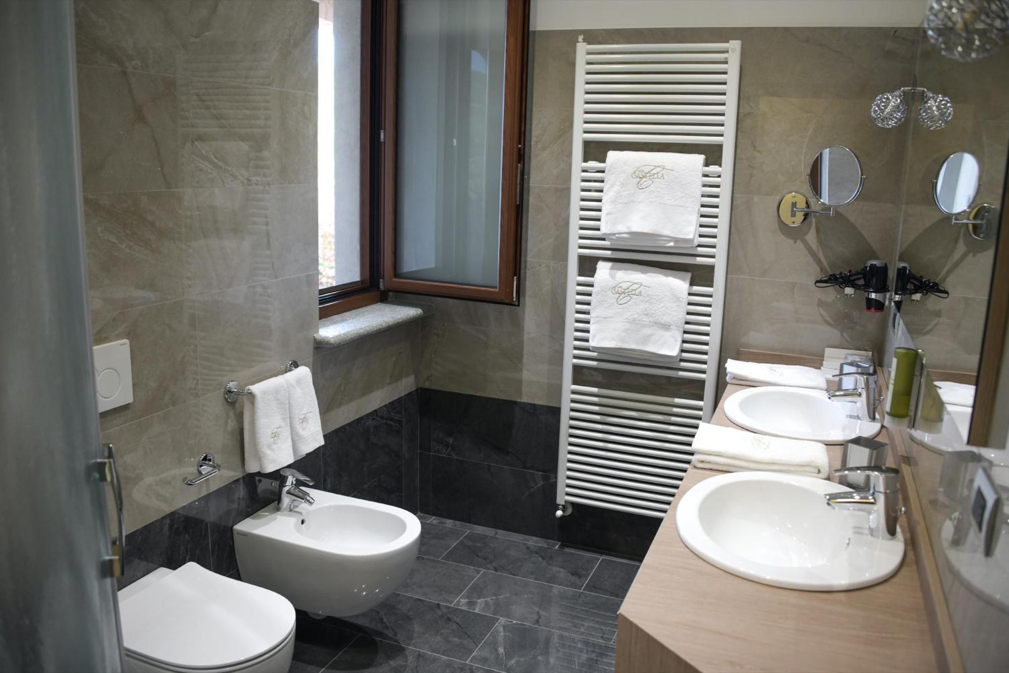 הוילה Diano dʼAlba Casa Castella - Adults Only - Langhe מראה חיצוני תמונה