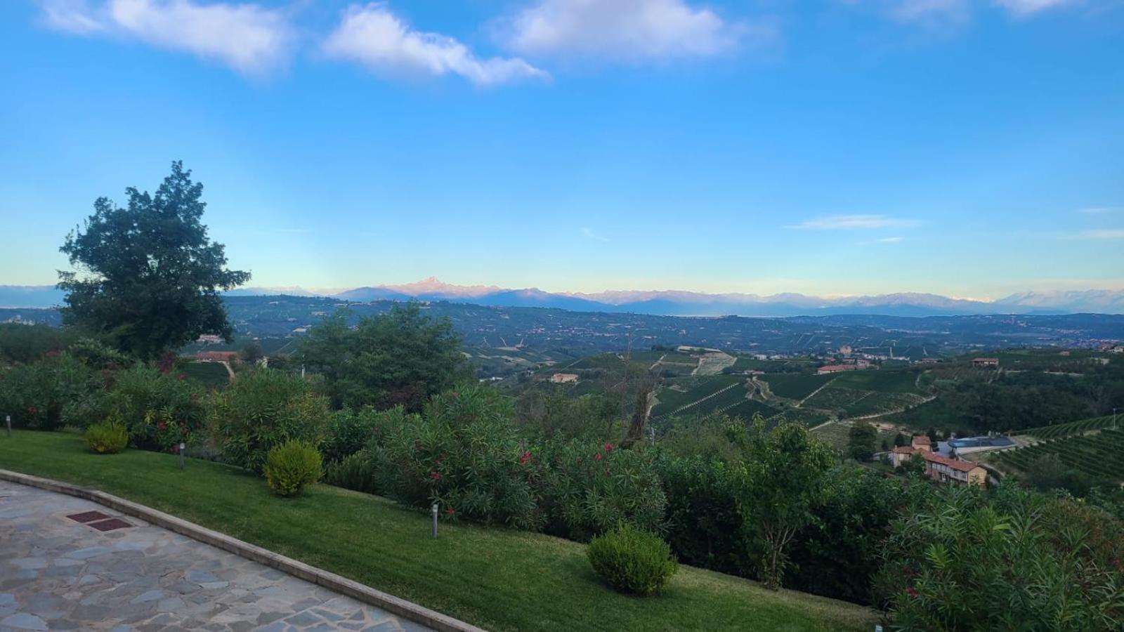 הוילה Diano dʼAlba Casa Castella - Adults Only - Langhe מראה חיצוני תמונה