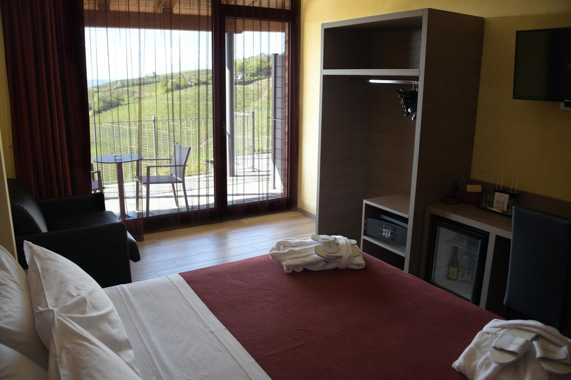 הוילה Diano dʼAlba Casa Castella - Adults Only - Langhe מראה חיצוני תמונה